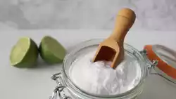 Usar bicarbonato de sodio y vinagre